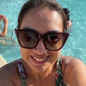 Meet your Posher, Jackeline